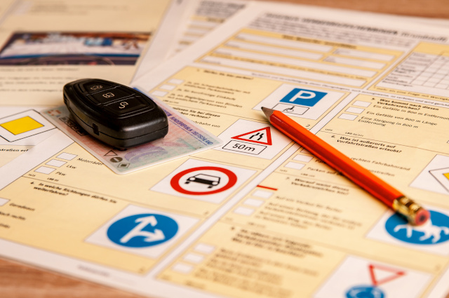Fahrschulbogen zur Vorbereitung auf den Führerschein